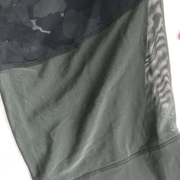 LULULEMON TRAINING TOUGH LEGGING PANT GREEN CAMO WOMENS 10 - Picture 13 of 15